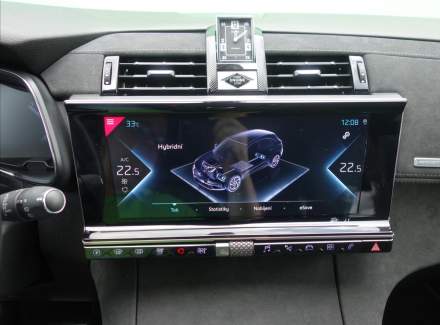 DS Automobiles - DS7 Crossback