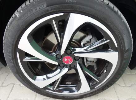 DS Automobiles - DS7 Crossback
