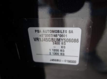 DS Automobiles - DS7 Crossback