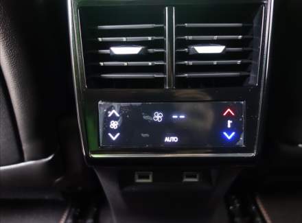 DS Automobiles - DS7 Crossback