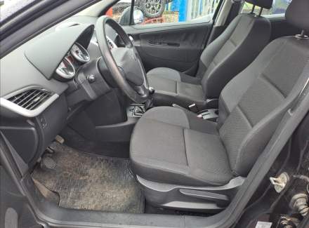 Peugeot - 207