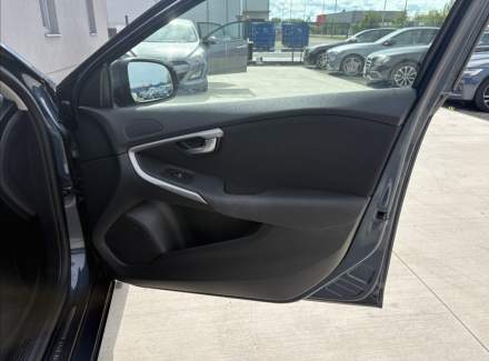 Volvo - V40