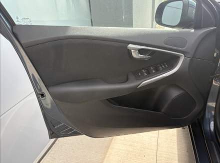 Volvo - V40