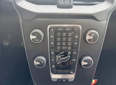 Volvo - V40