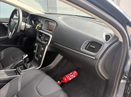 Volvo - V40