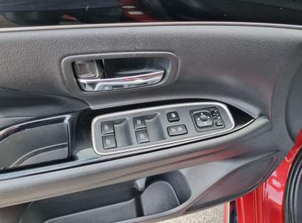 Mitsubishi - Outlander