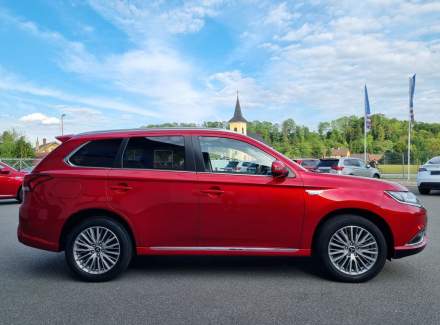 Mitsubishi - Outlander