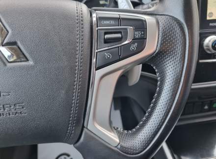 Mitsubishi - Outlander