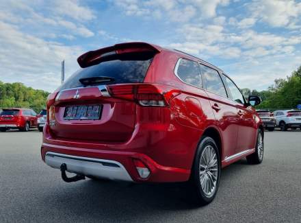 Mitsubishi - Outlander
