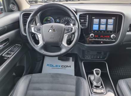 Mitsubishi - Outlander