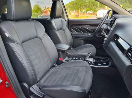 Mitsubishi - Outlander