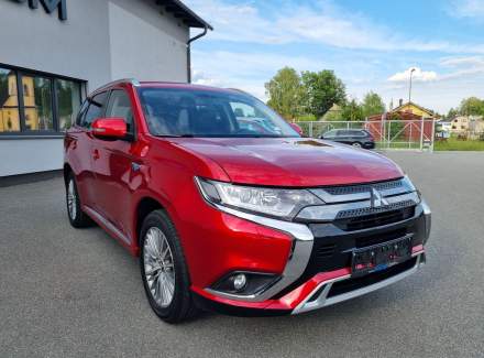 Mitsubishi - Outlander