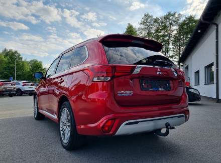 Mitsubishi - Outlander