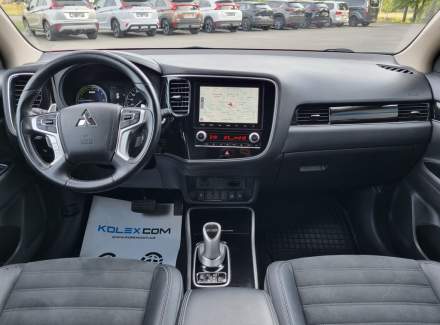 Mitsubishi - Outlander