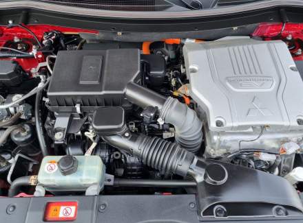 Mitsubishi - Outlander