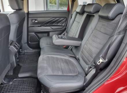 Mitsubishi - Outlander