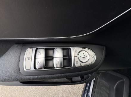 Mercedes-Benz - V-class