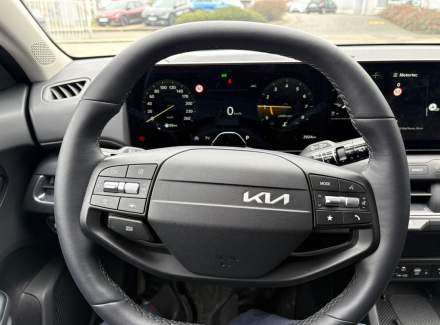 Kia - K4