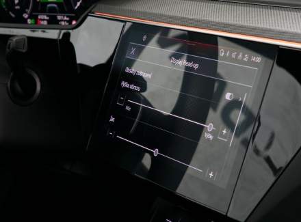 Audi - E-tron