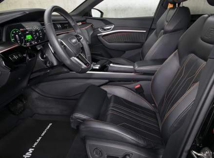 Audi - E-tron