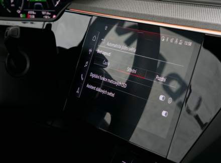 Audi - E-tron