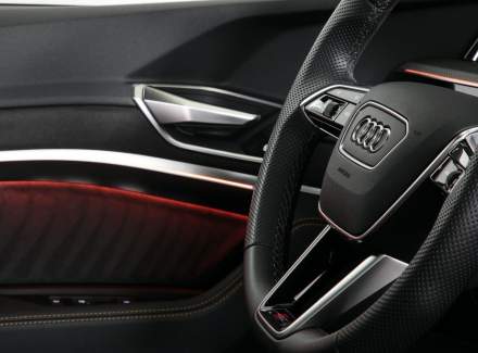 Audi - E-tron