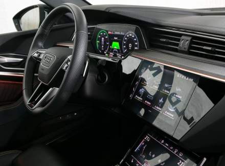 Audi - E-tron