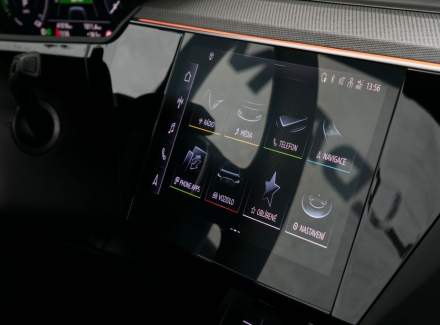 Audi - E-tron
