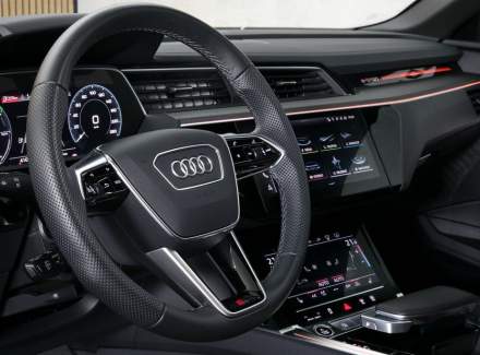 Audi - E-tron