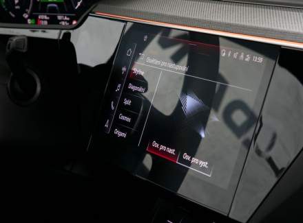 Audi - E-tron