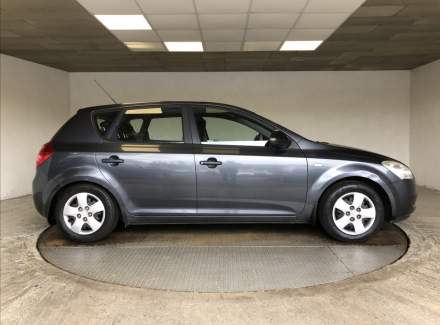 Kia - Cee'd