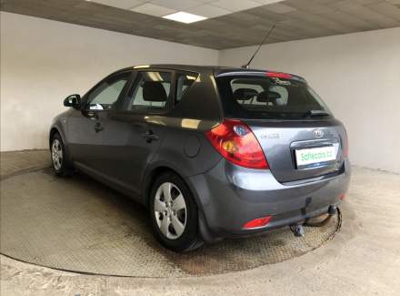 Kia - Cee'd
