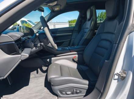 Porsche - Taycan