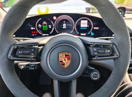 Porsche - Taycan