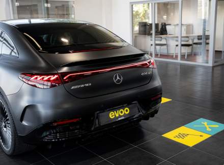 Mercedes-Benz - EQE