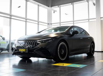 Mercedes-Benz - EQE