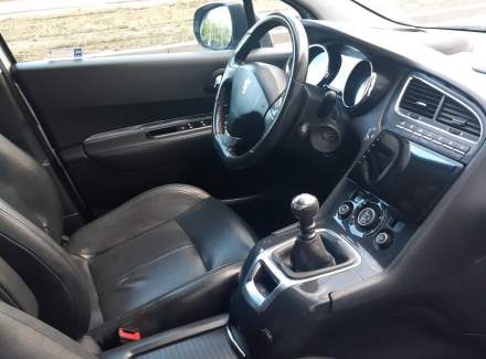 Peugeot - 5008