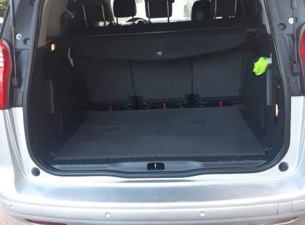 Peugeot - 5008