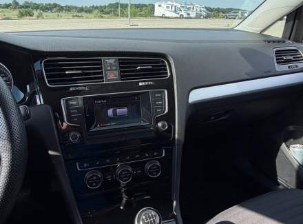 Volkswagen - Golf