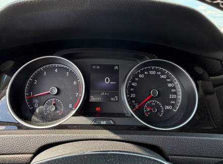 Volkswagen - Golf