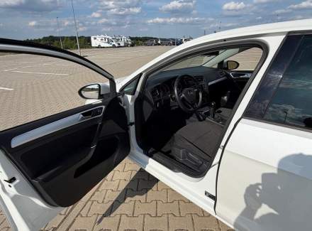 Volkswagen - Golf