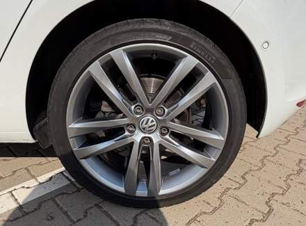 Volkswagen - Golf