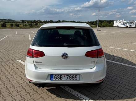 Volkswagen - Golf