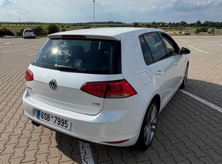 Volkswagen - Golf