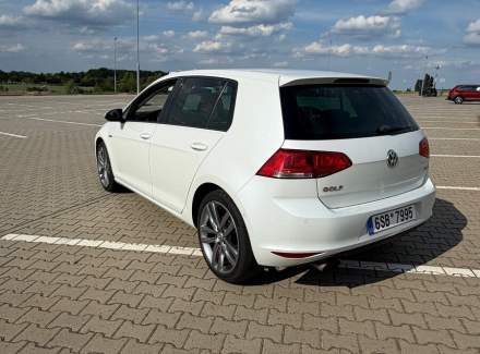 Volkswagen - Golf