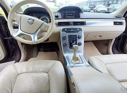 Volvo - V70