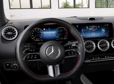 Mercedes-Benz - GLA