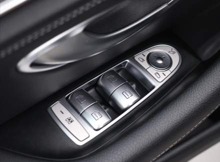 Mercedes-Benz - E-class