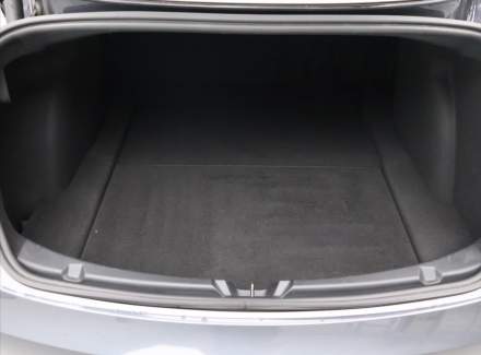 Tesla - Model 3