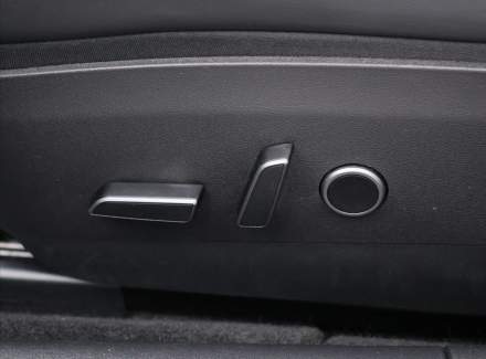 Tesla - Model 3